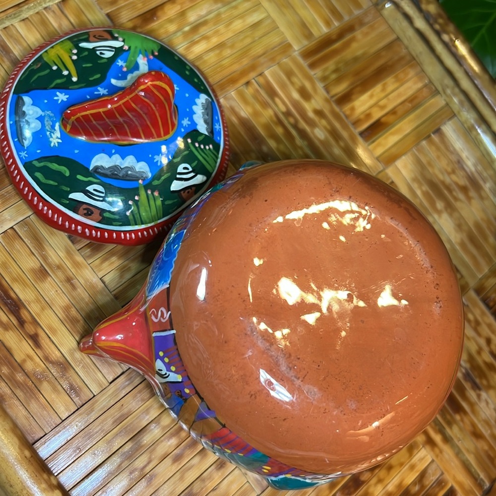 Mexican Fish Pot w Lid, handmade - Picture 6 of 8